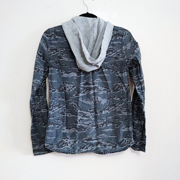 Hurley Gray Camo Hooded Button Up Shirt Women's Size XS Patches - Picture 5 of 5
